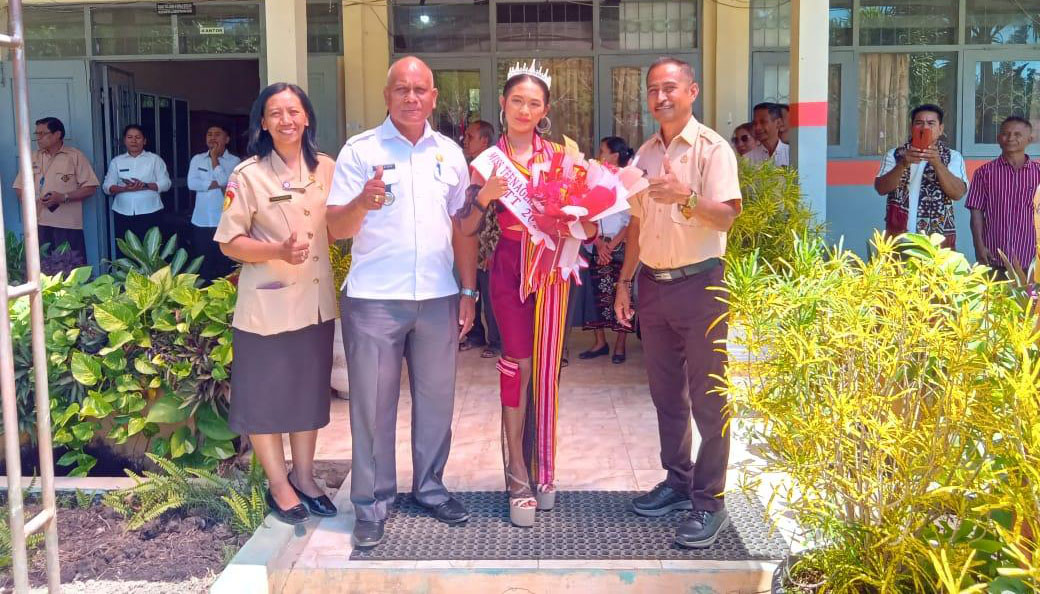 Agnes Si Pageant Dari Ufuk Barat